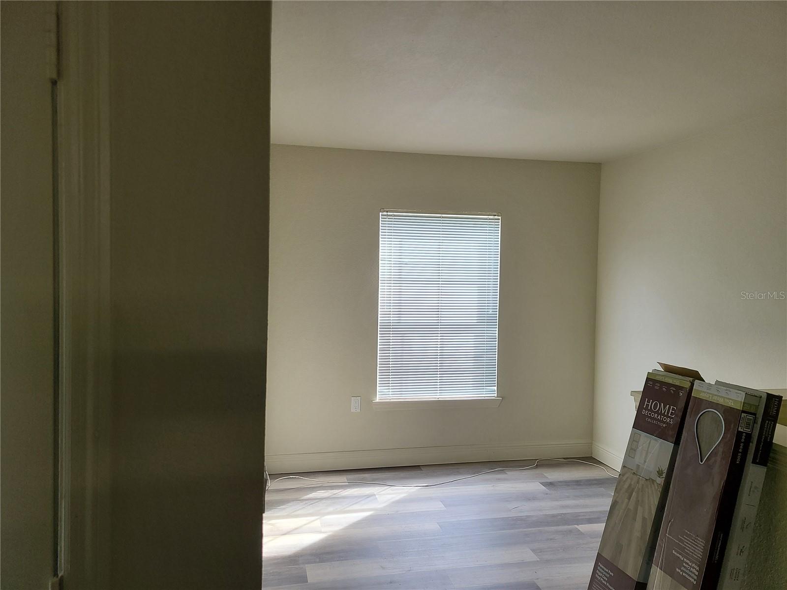 Image 15 of 26 For 8911 Manor Loop 205