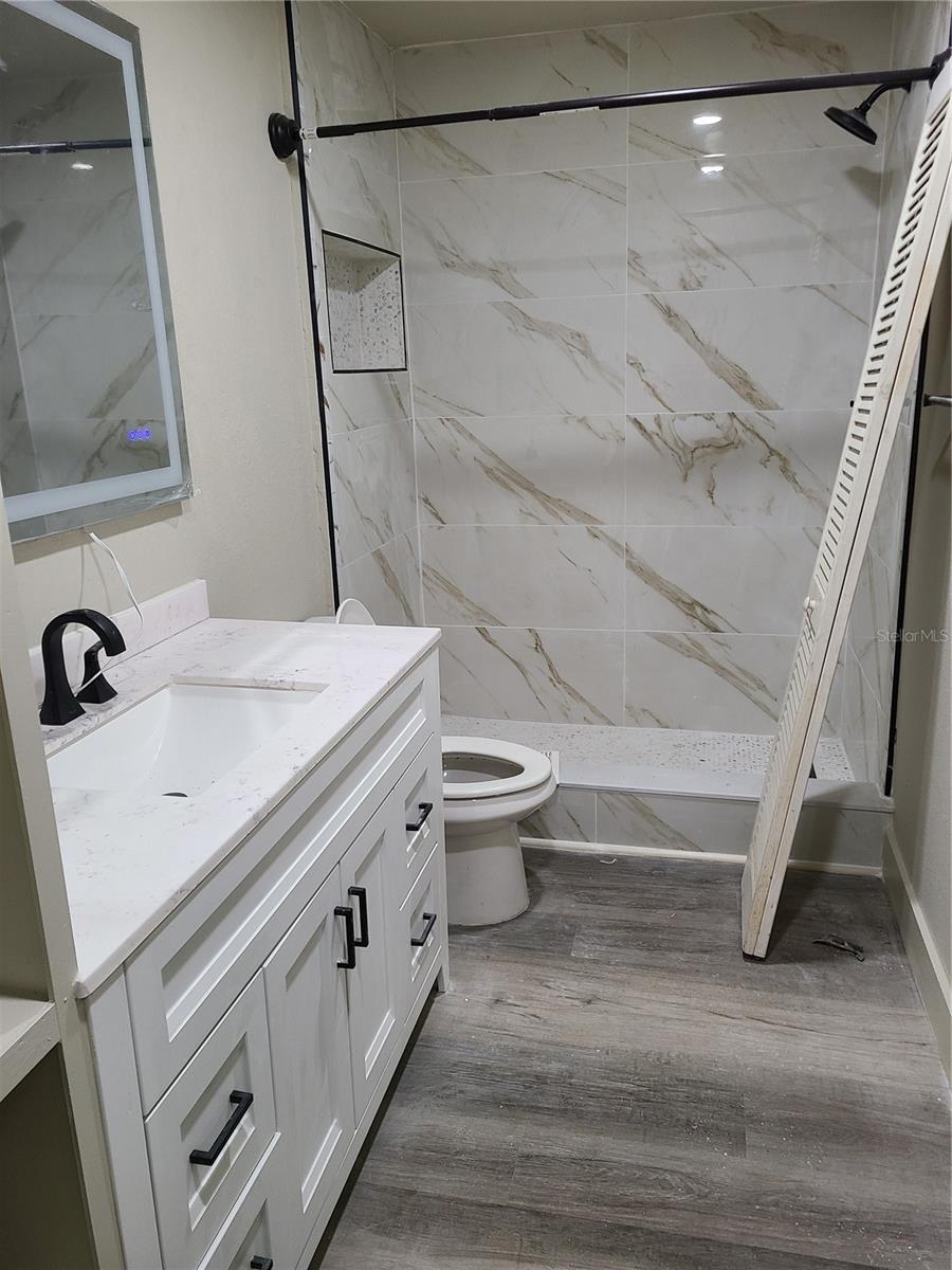 Image 19 of 26 For 8911 Manor Loop 205