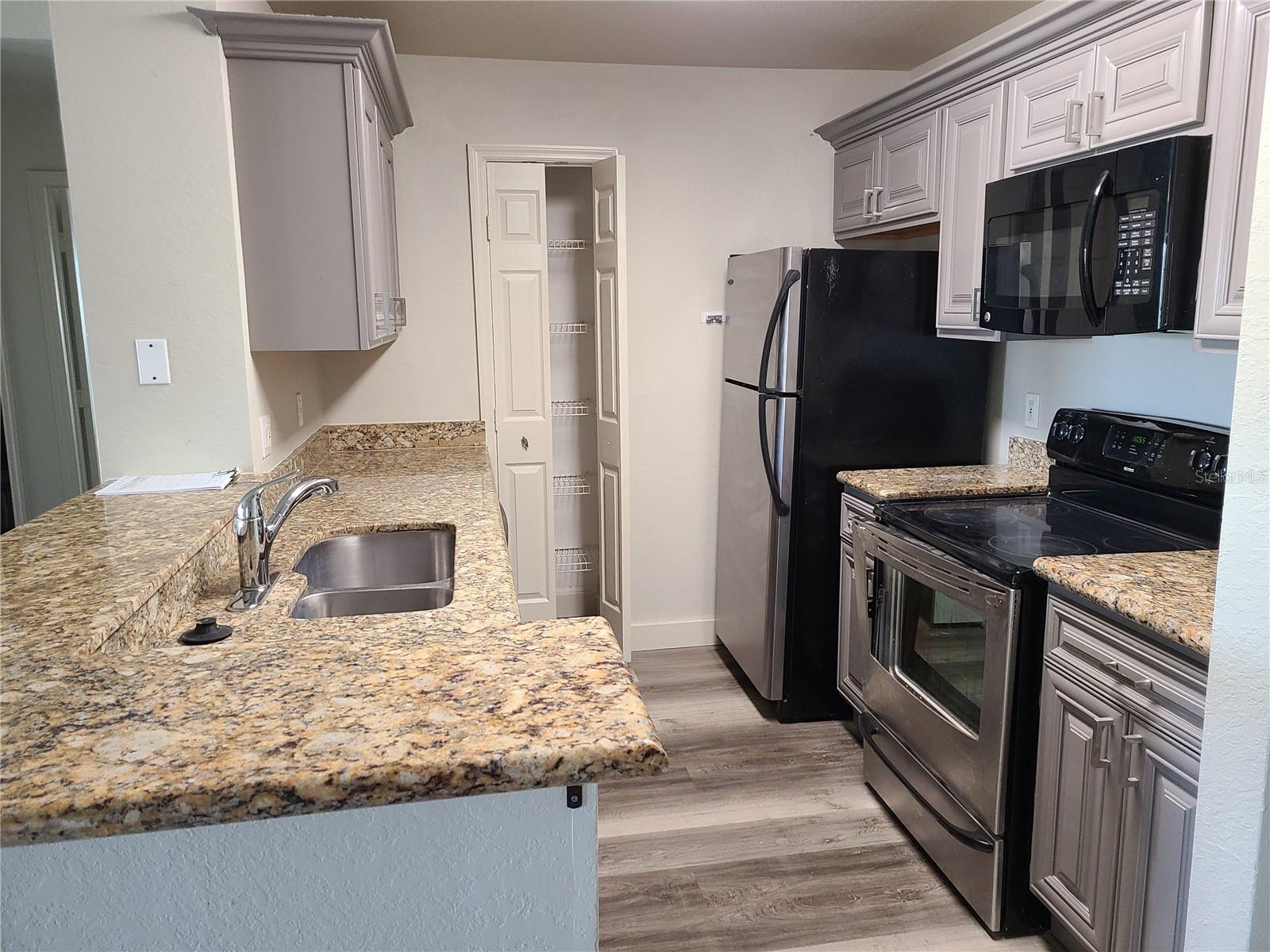 Image 23 of 26 For 8911 Manor Loop 205