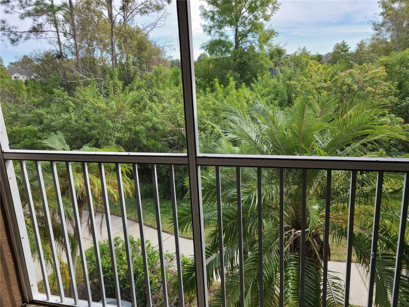 Image 8 of 26 For 8911 Manor Loop 205