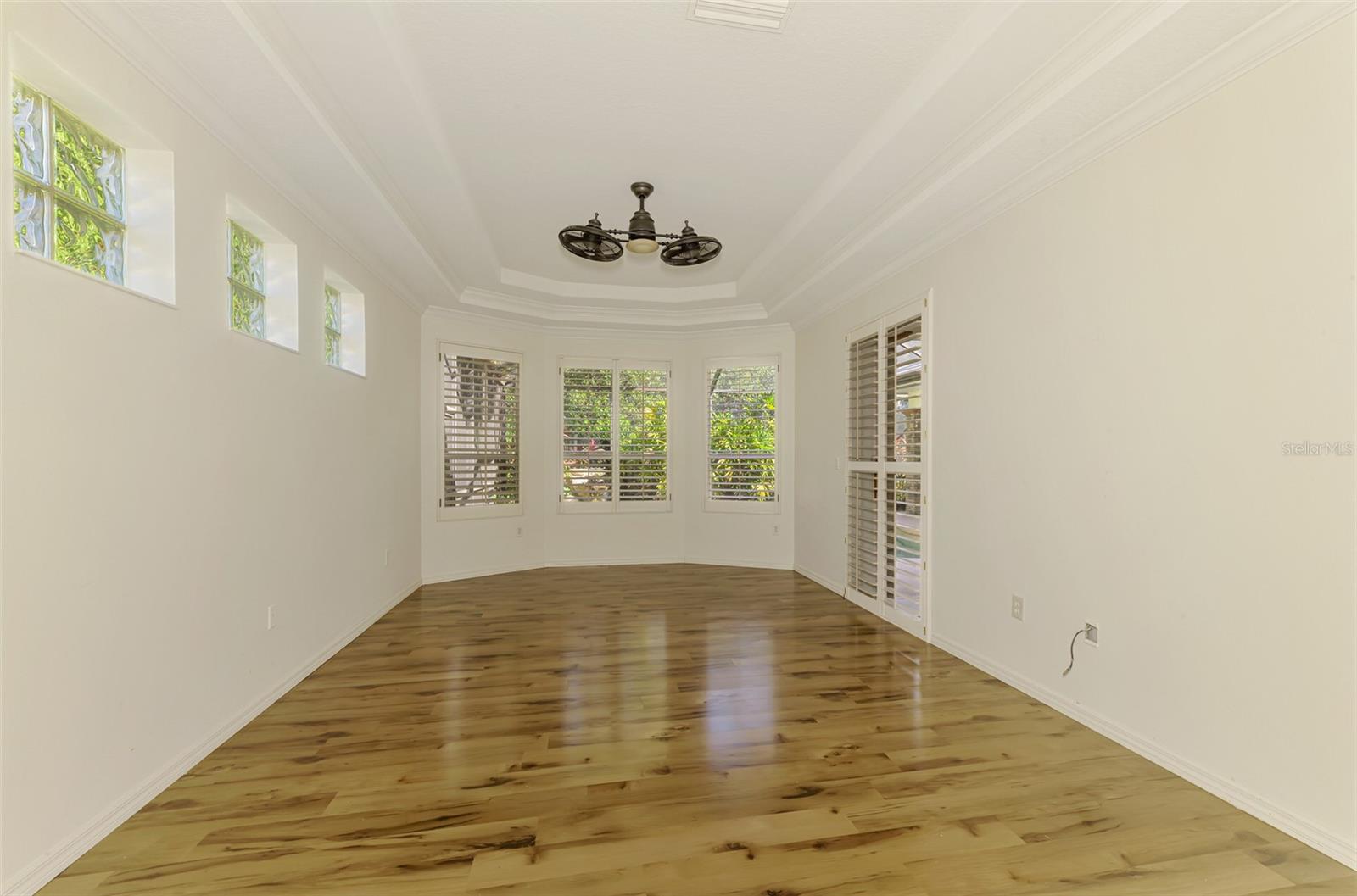 Image 40 of 79 For 4889 Carrington Circle