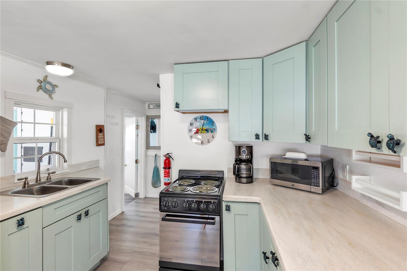 Image 11 of 36 For 2601 Gulf Drive N 729