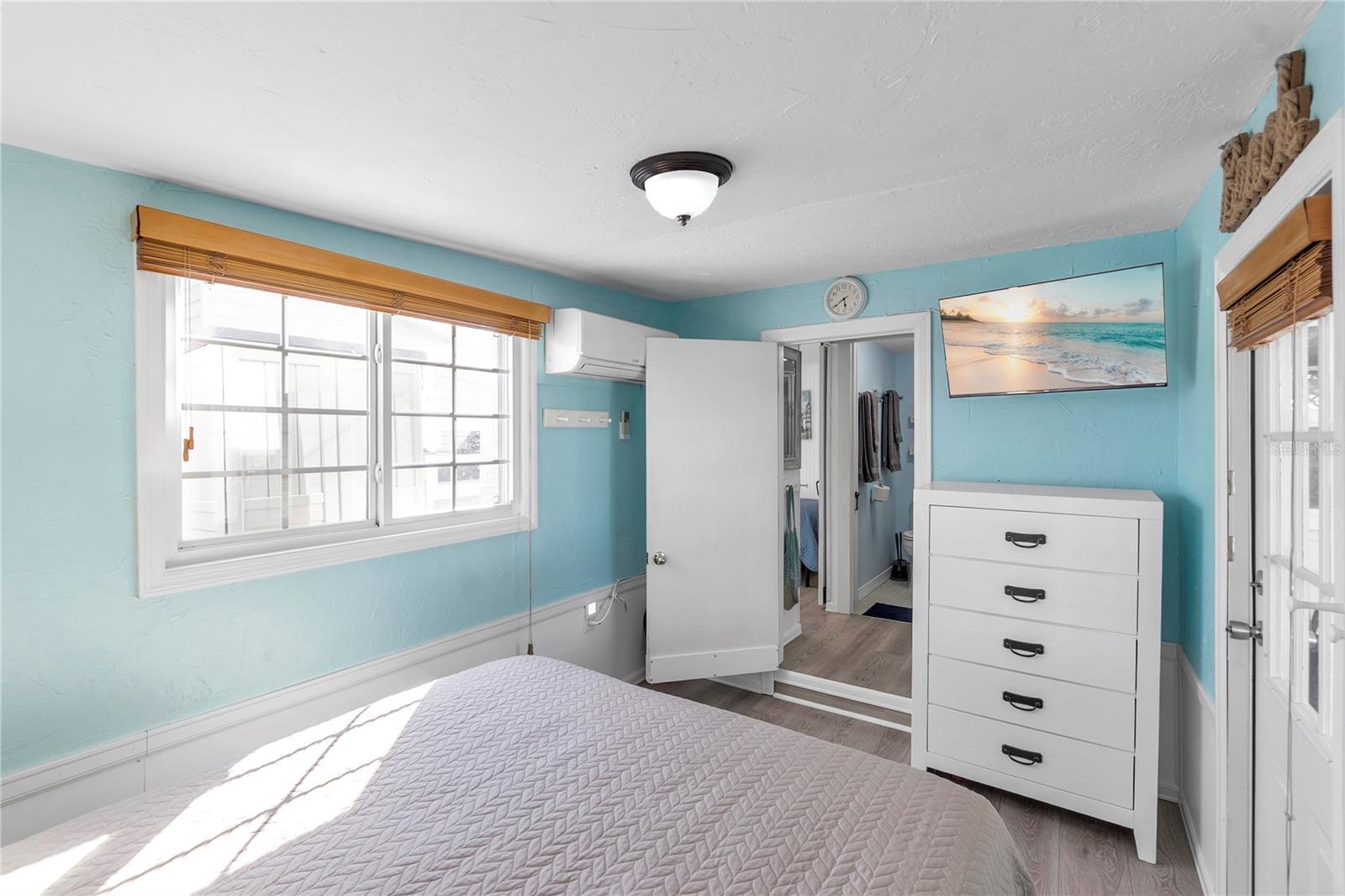 Image 18 of 36 For 2601 Gulf Drive N 729