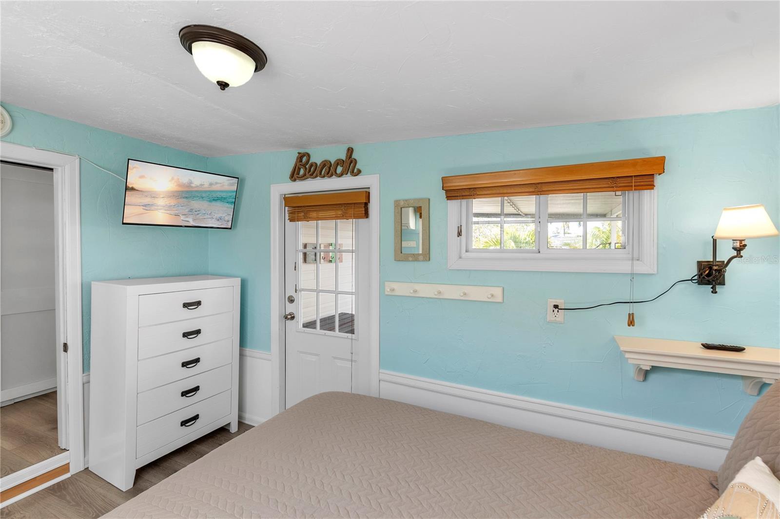 Image 19 of 36 For 2601 Gulf Drive N 729