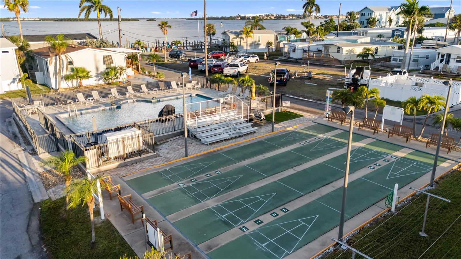 Image 28 of 36 For 2601 Gulf Drive N 729