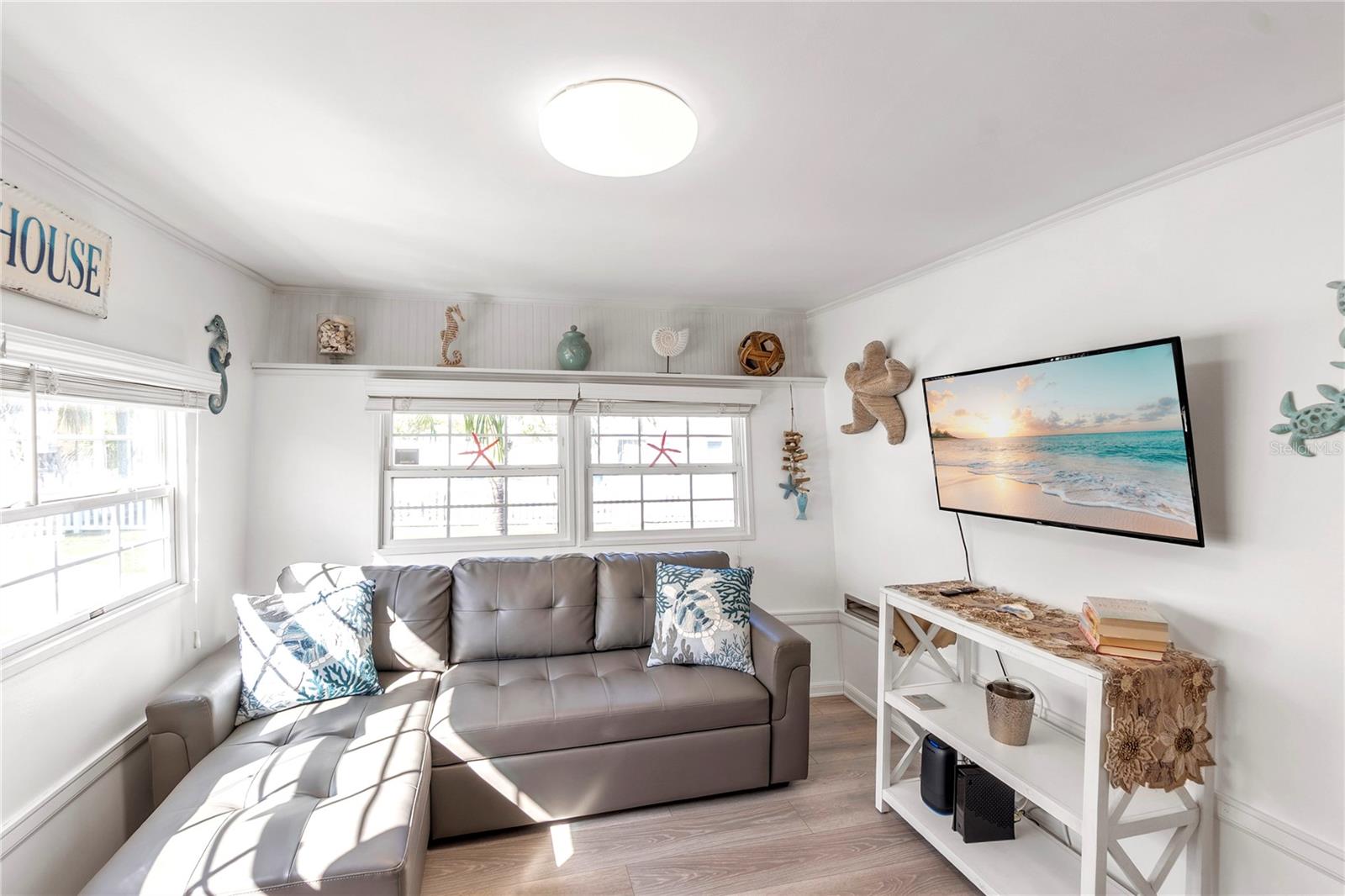 Image 7 of 36 For 2601 Gulf Drive N 729