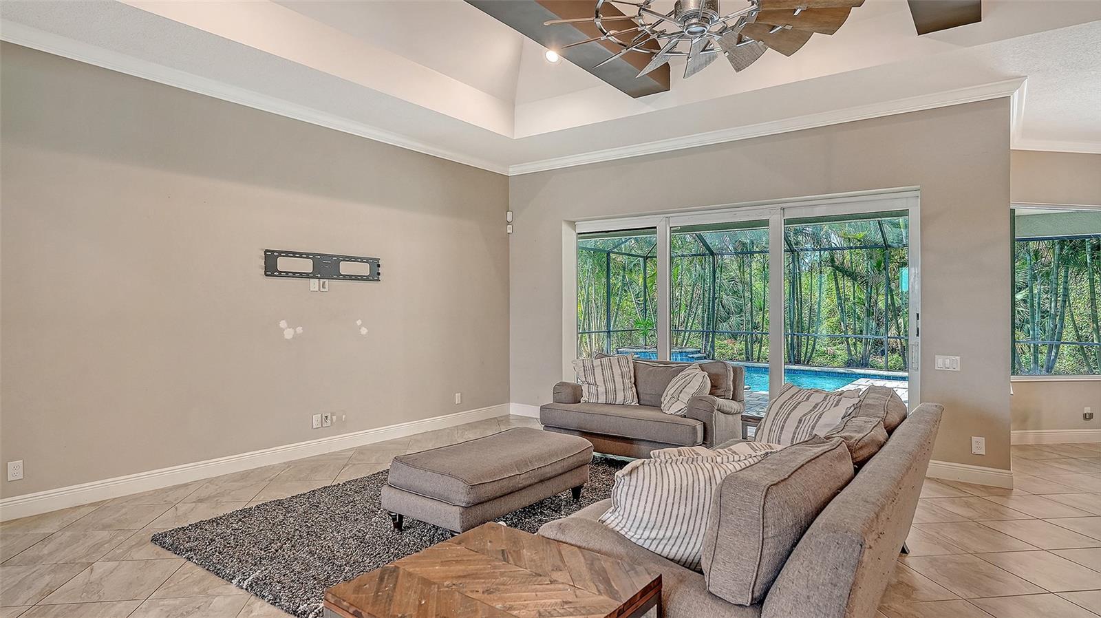 Image 16 of 87 For 318 Ragdoll Run