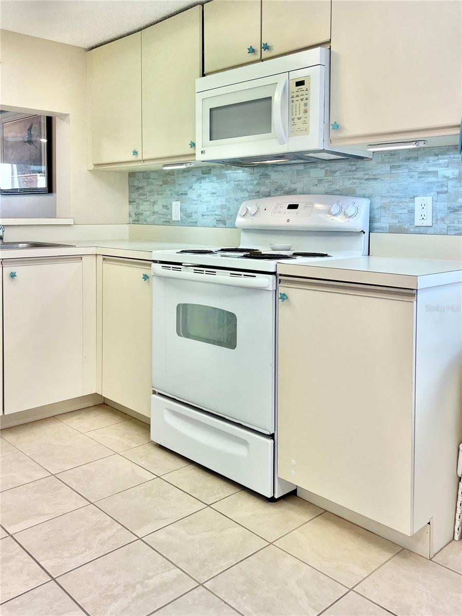 Image 12 of 46 For 6501 Stone River Road 203