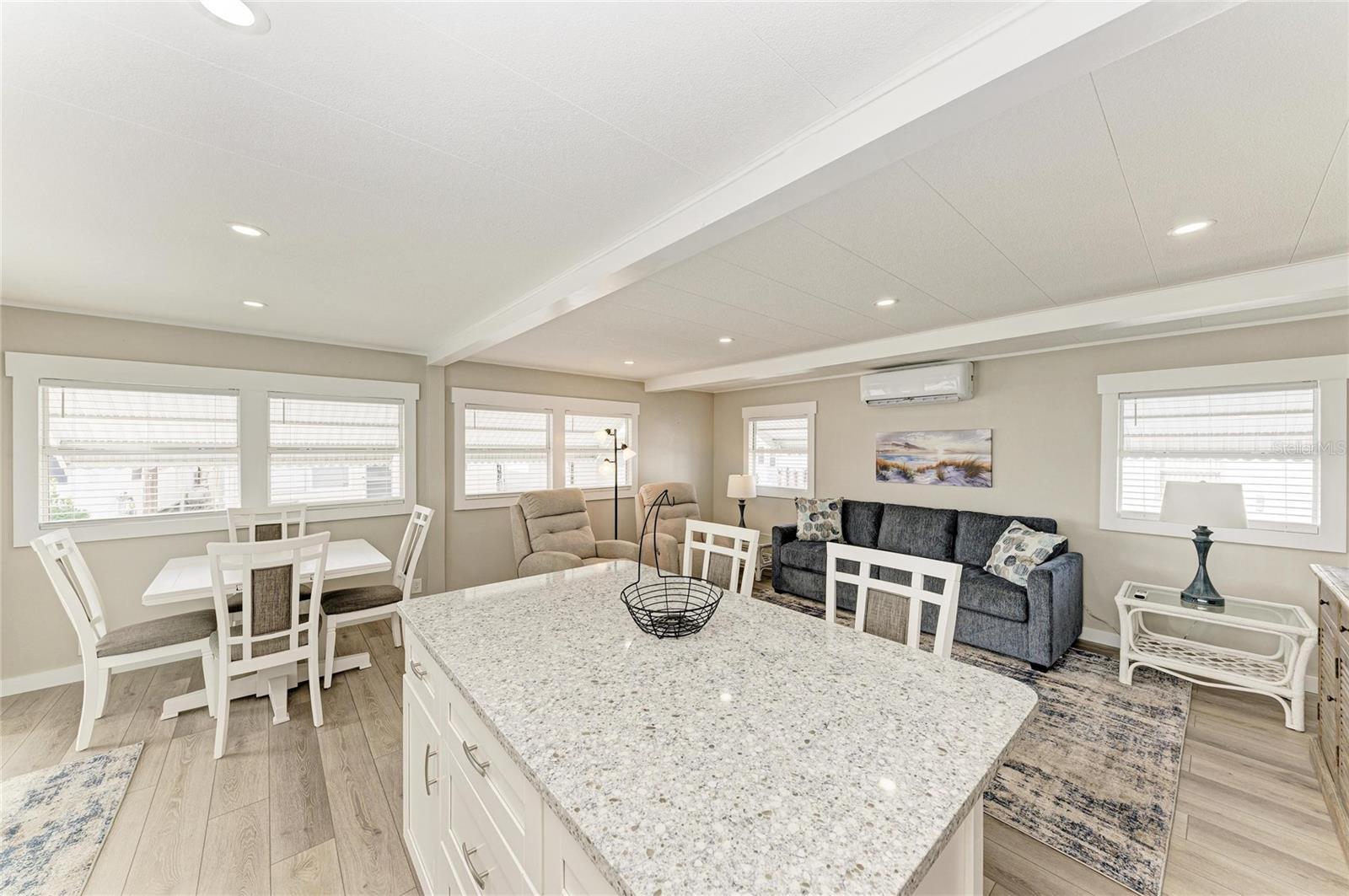 Image 19 of 49 For 10315 Cortez Road W 6-1