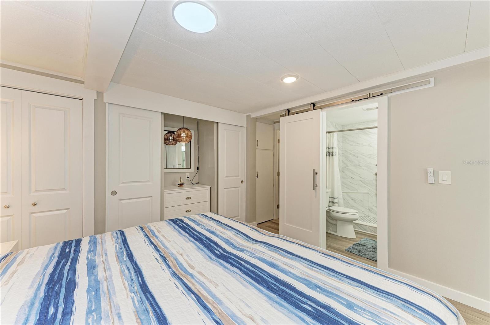 Image 24 of 49 For 10315 Cortez Road W 6-1