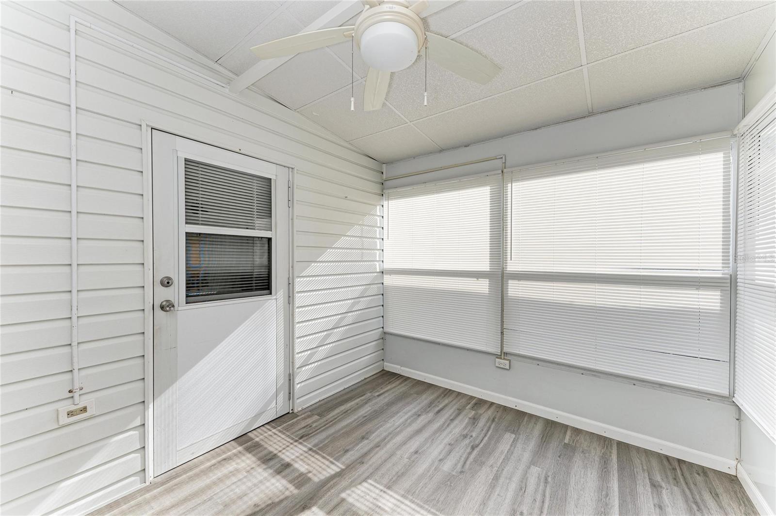 Image 30 of 49 For 10315 Cortez Road W 6-1