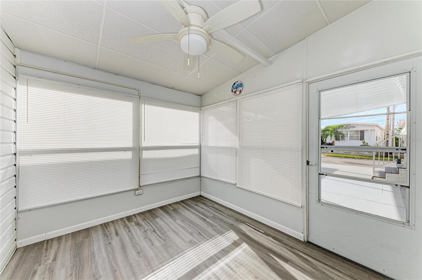 Image 31 of 49 For 10315 Cortez Road W 6-1