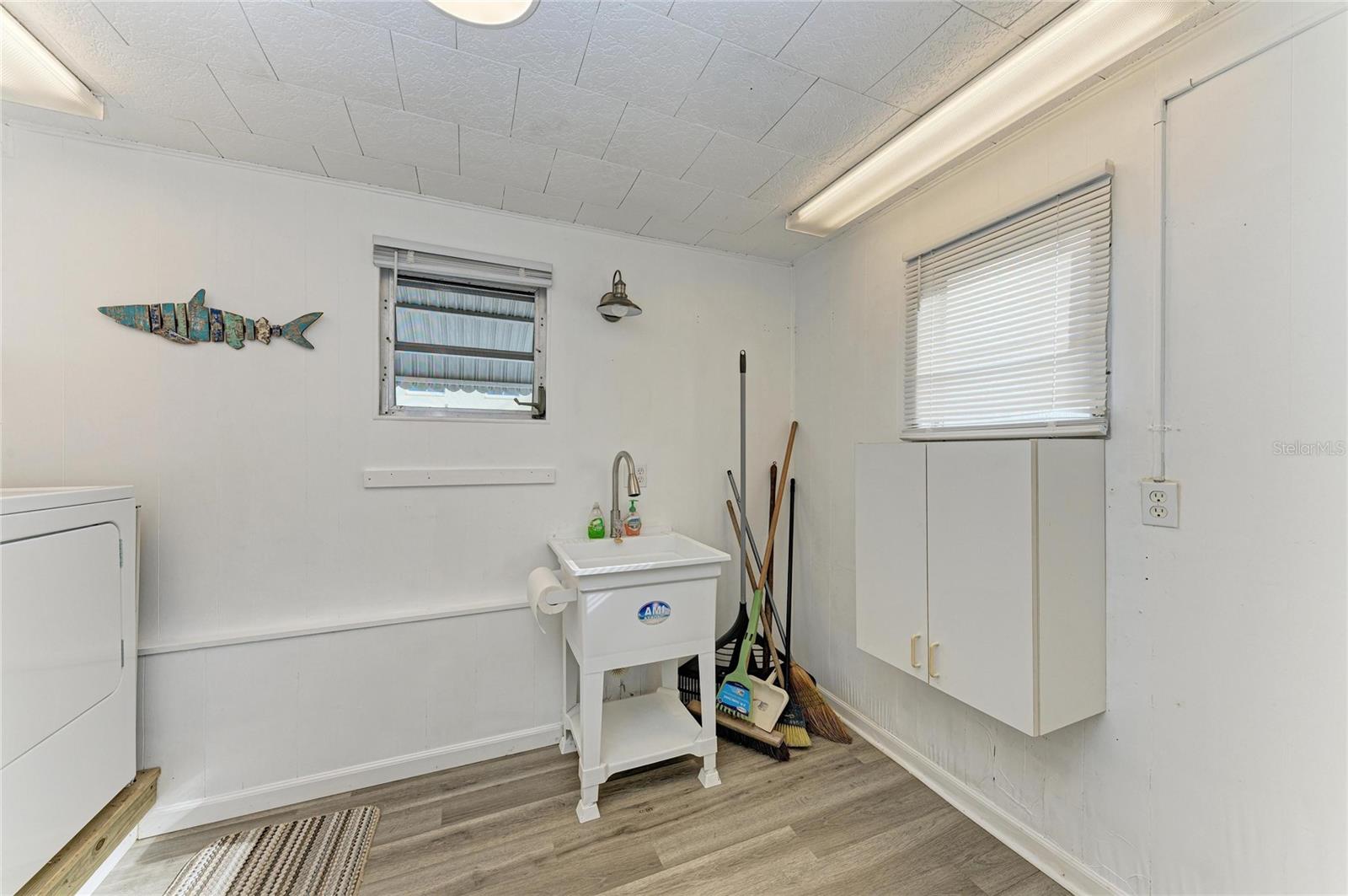 Image 33 of 49 For 10315 Cortez Road W 6-1