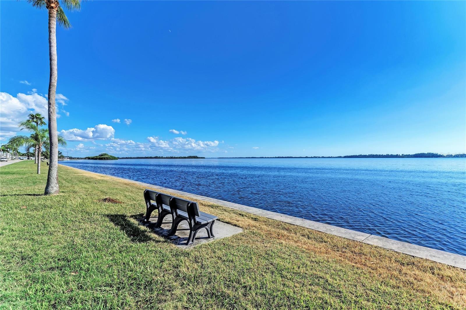 Image 37 of 49 For 10315 Cortez Road W 6-1