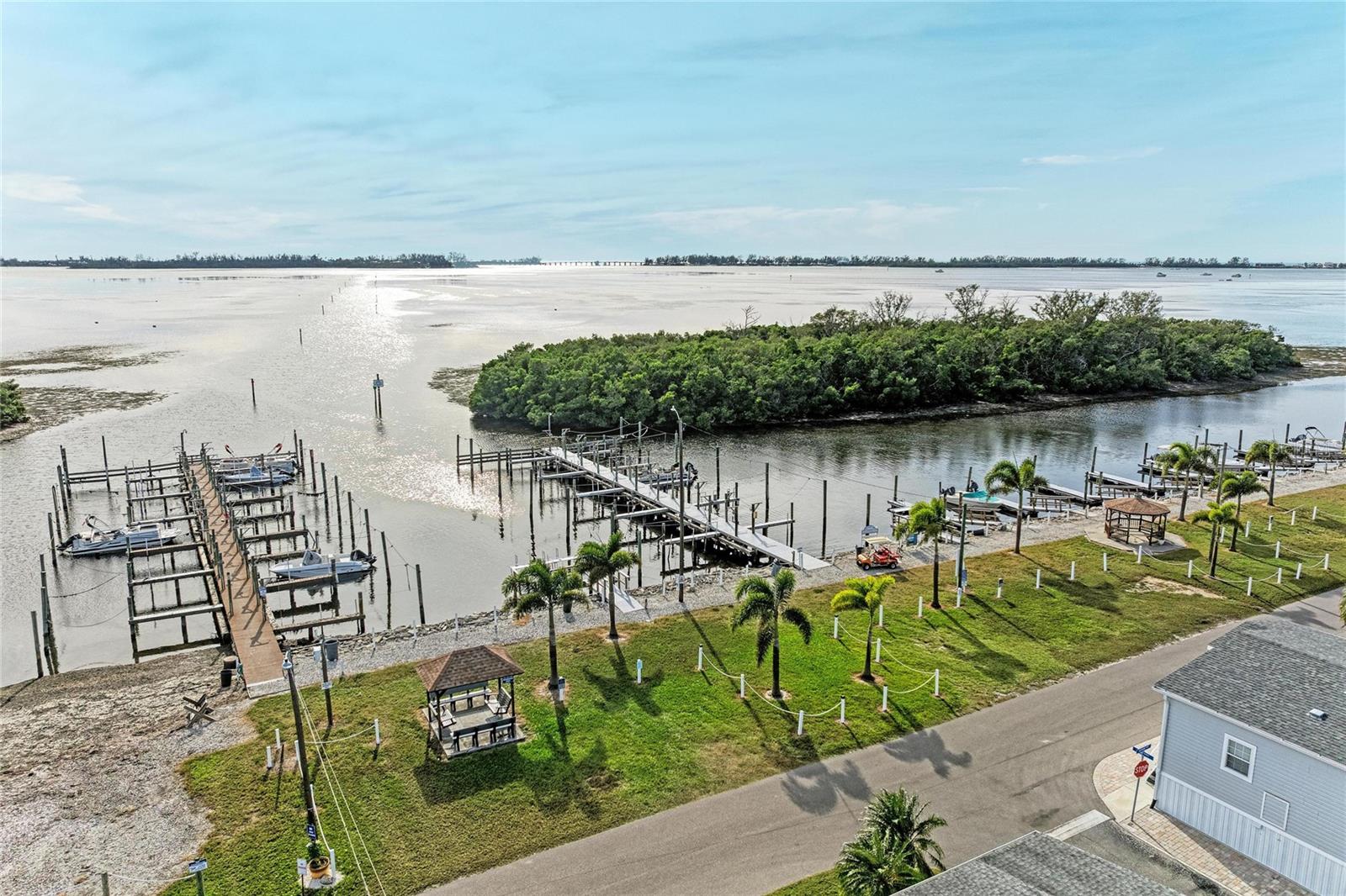 Image 39 of 49 For 10315 Cortez Road W 6-1