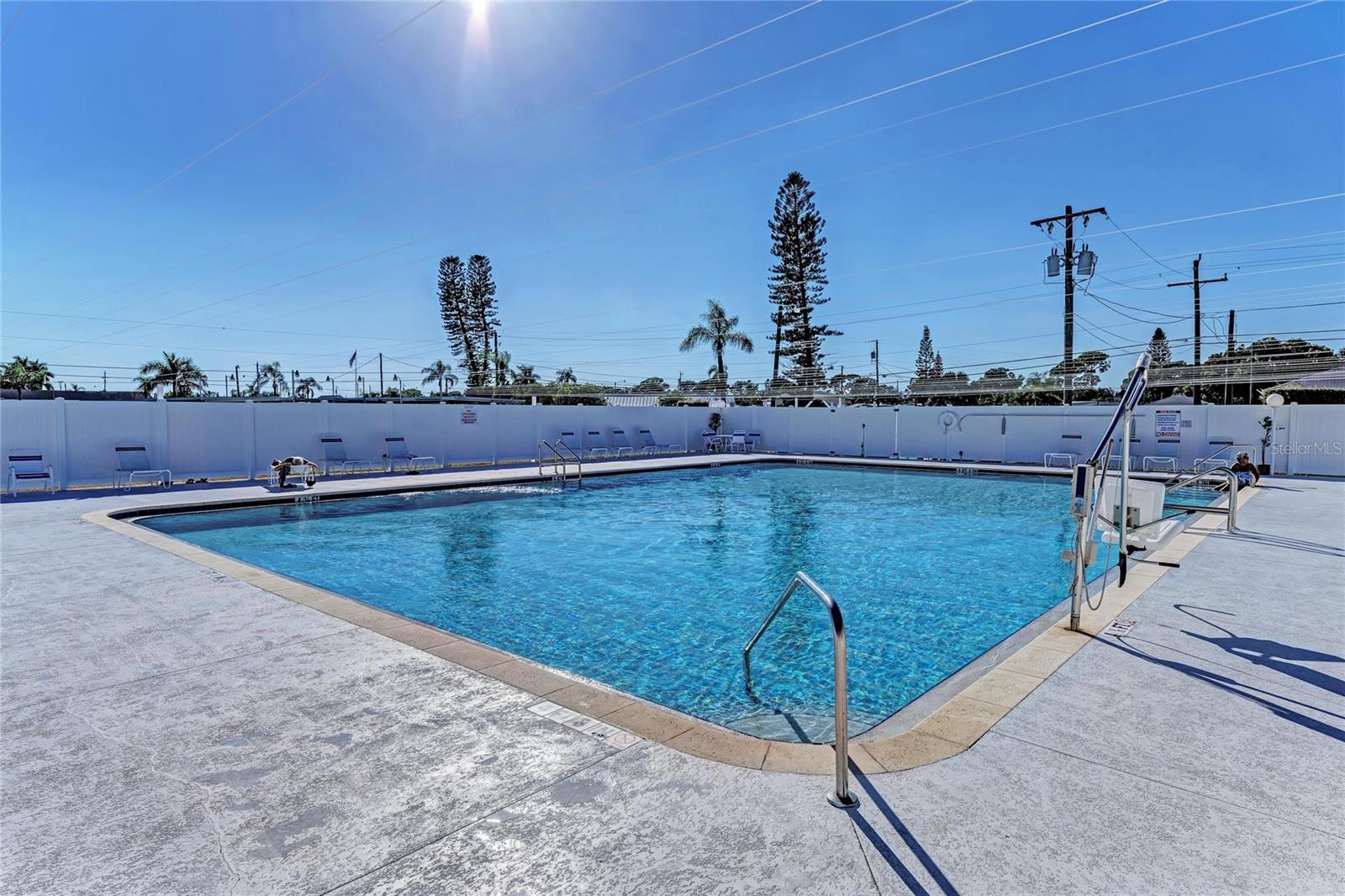 Image 42 of 49 For 10315 Cortez Road W 6-1