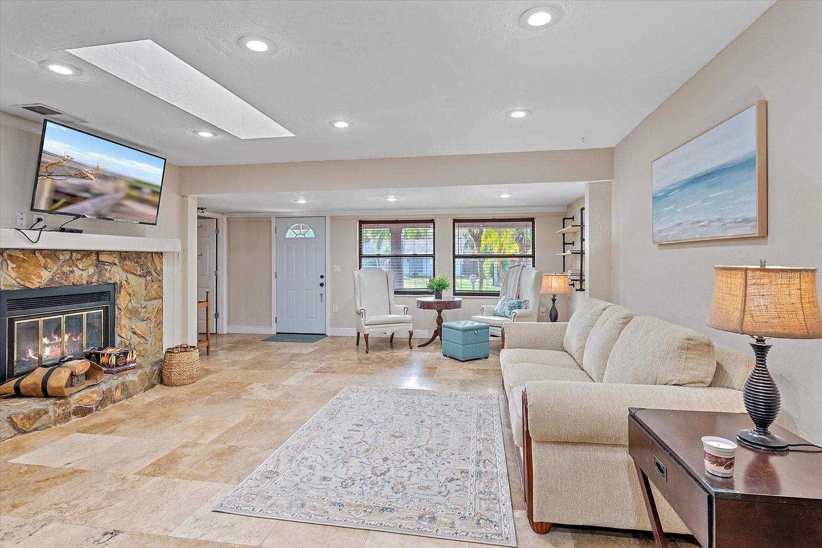 Image 2 of 29 For 2313 Loma Linda Street