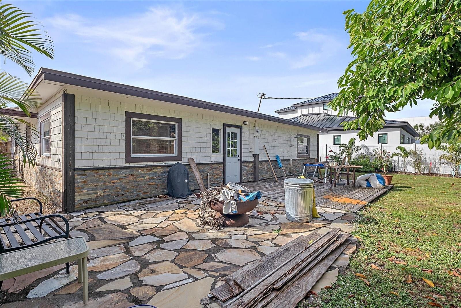 Image 24 of 29 For 2313 Loma Linda Street