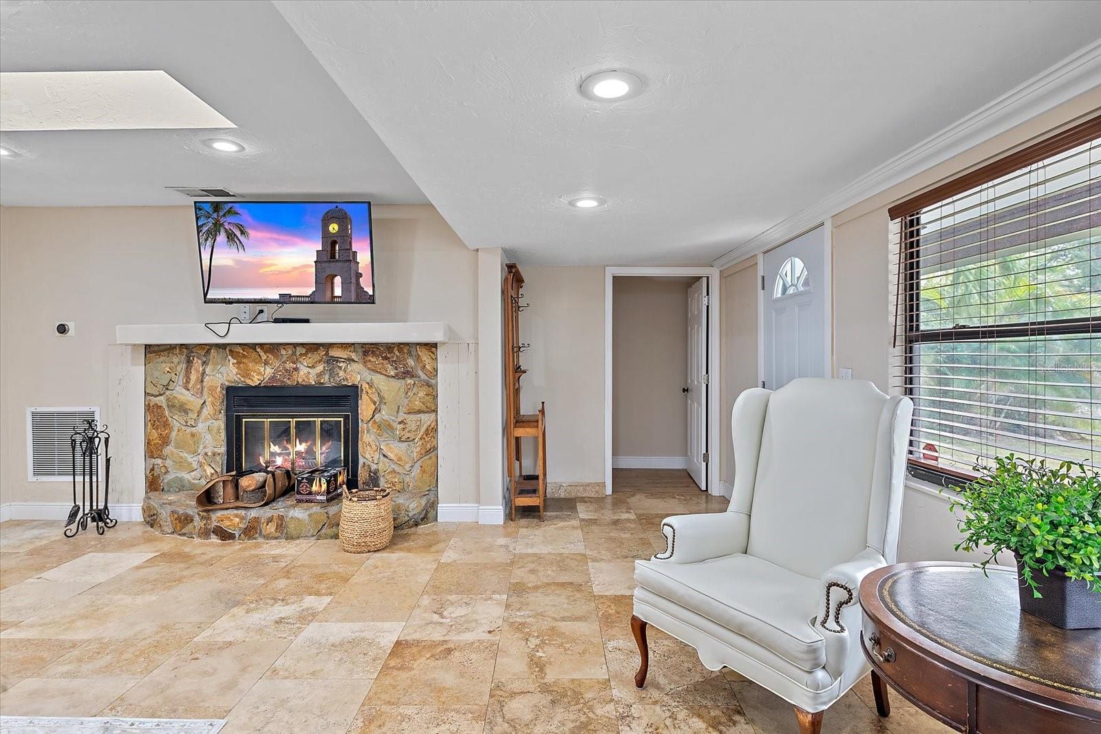 Image 5 of 29 For 2313 Loma Linda Street