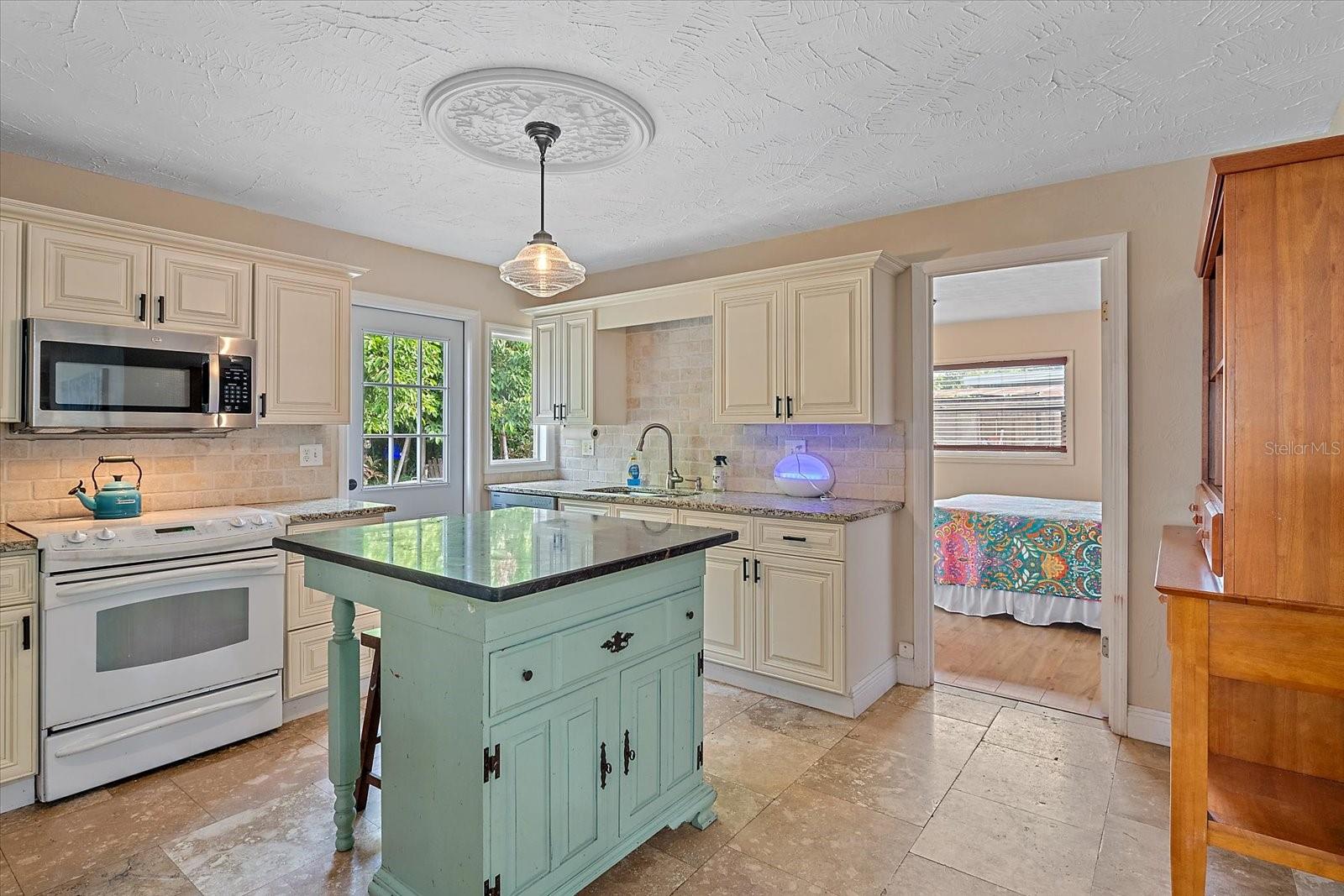 Image 8 of 29 For 2313 Loma Linda Street