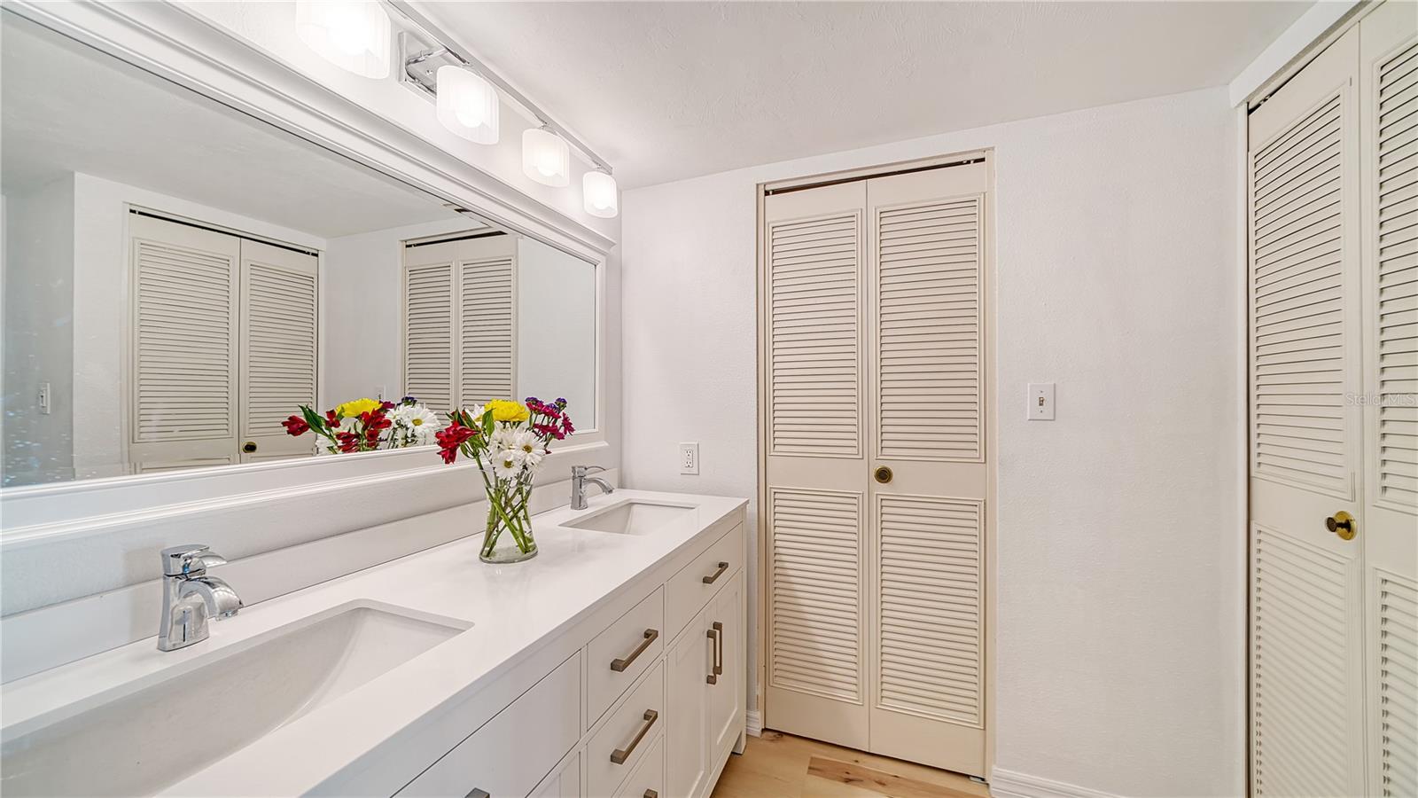 Image 19 of 68 For 4500 Gulf Of Mexico Drive 206