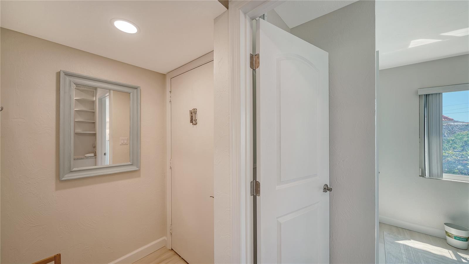 Image 21 of 75 For 4760 Gulf Of Mexico Dr. Villa 7