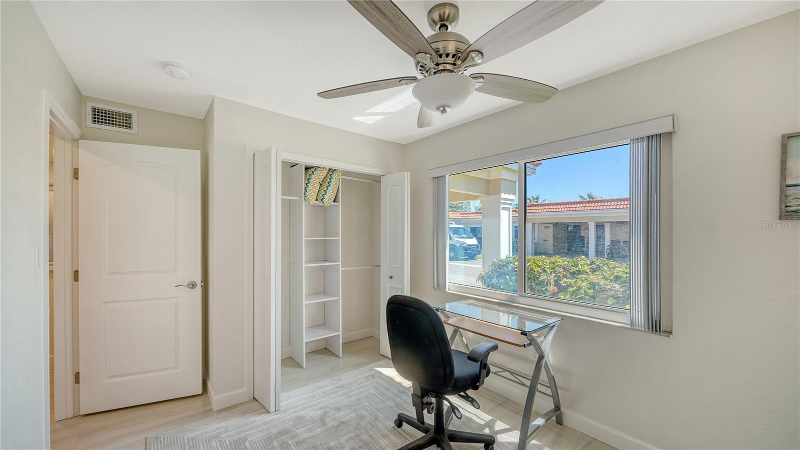 Image 24 of 75 For 4760 Gulf Of Mexico Dr. Villa 7