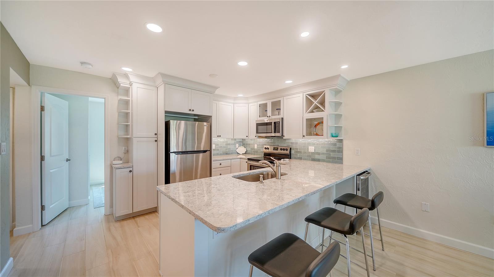 Image 8 of 75 For 4760 Gulf Of Mexico Dr. Villa 7