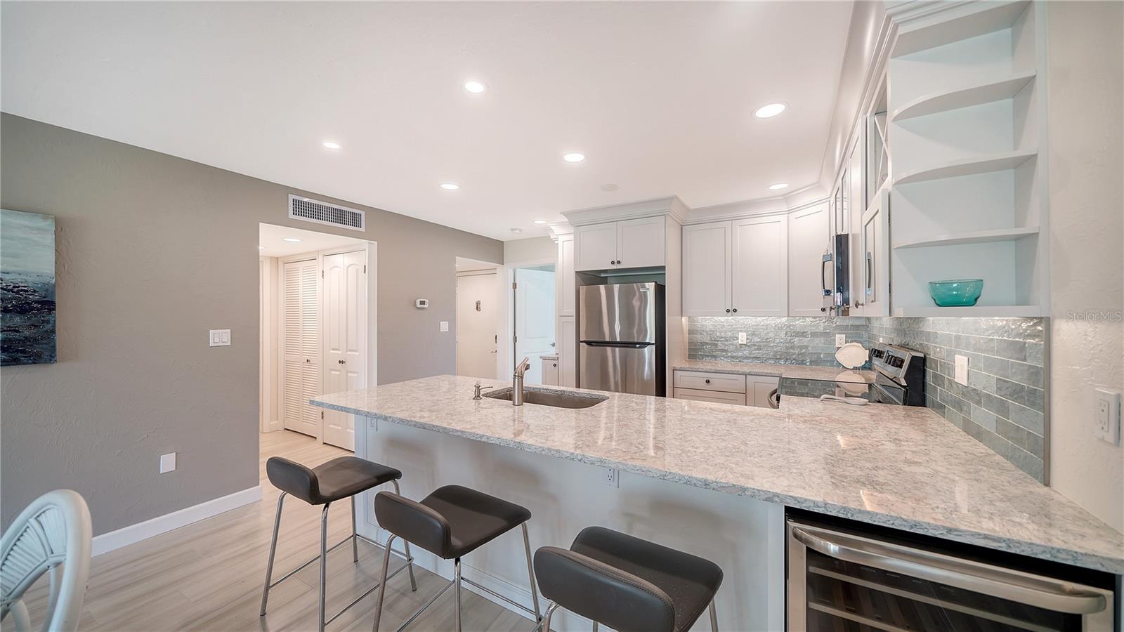 Image 9 of 75 For 4760 Gulf Of Mexico Dr. Villa 7