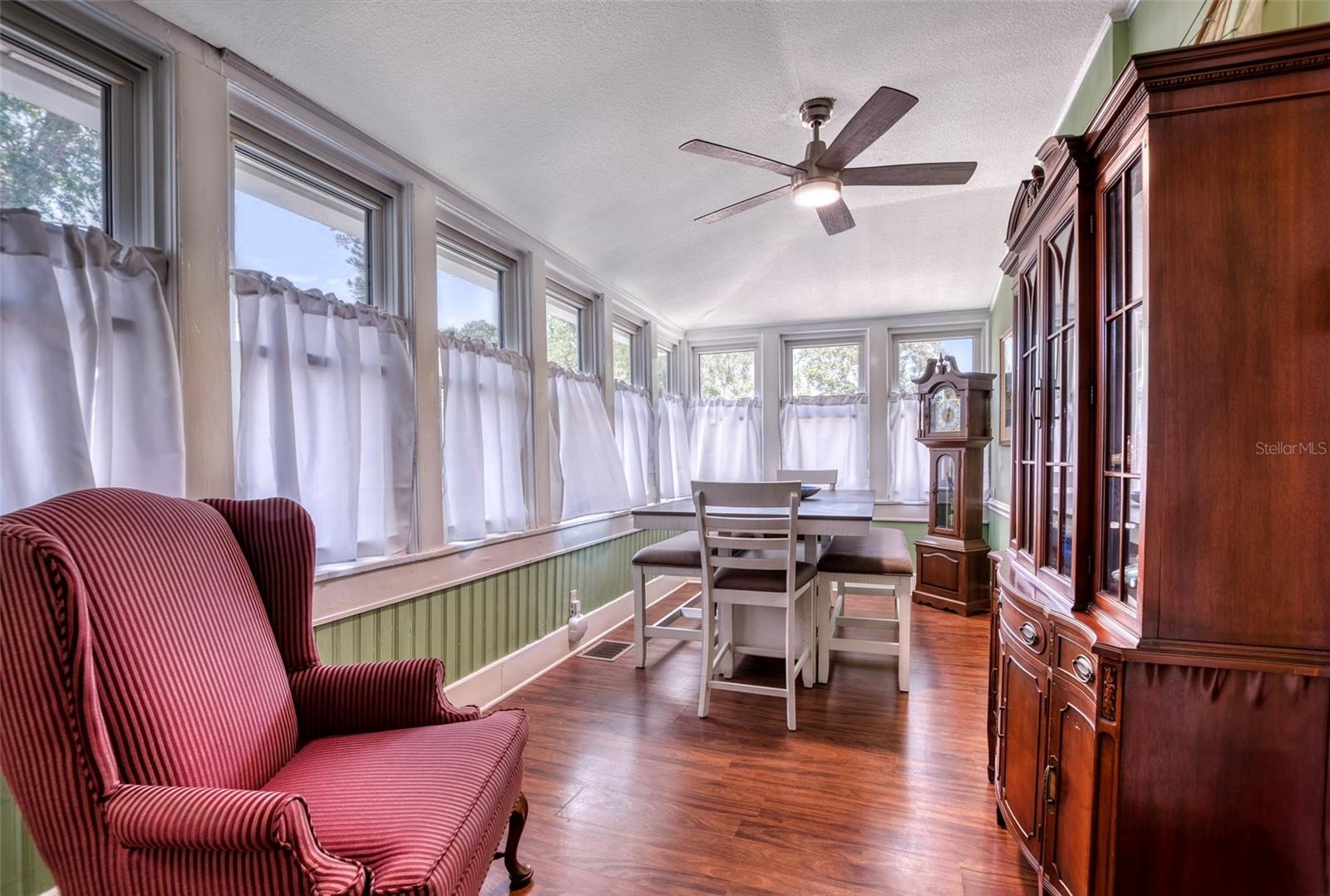 Image 15 of 91 For 304 15th Street W