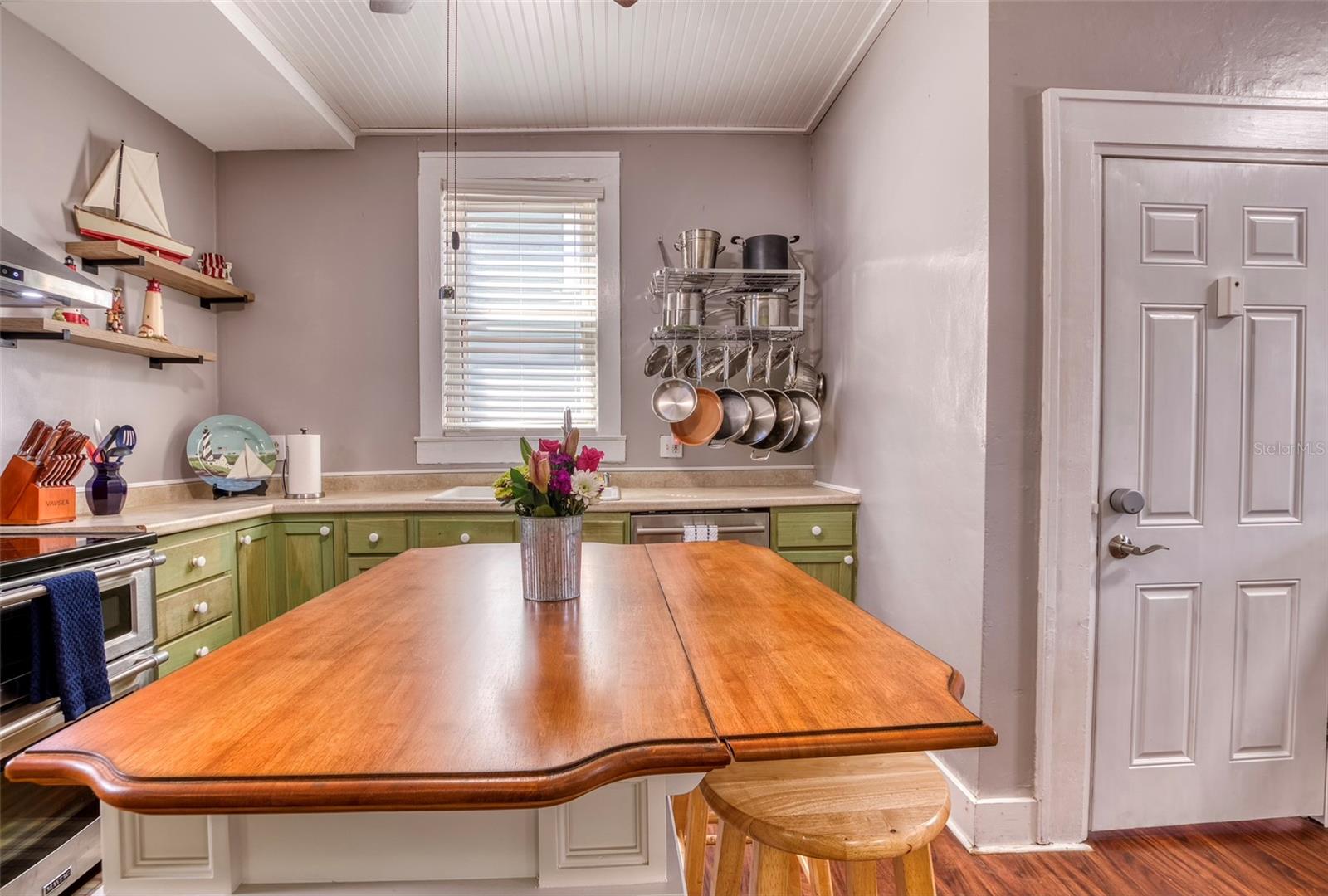 Image 19 of 91 For 304 15th Street W