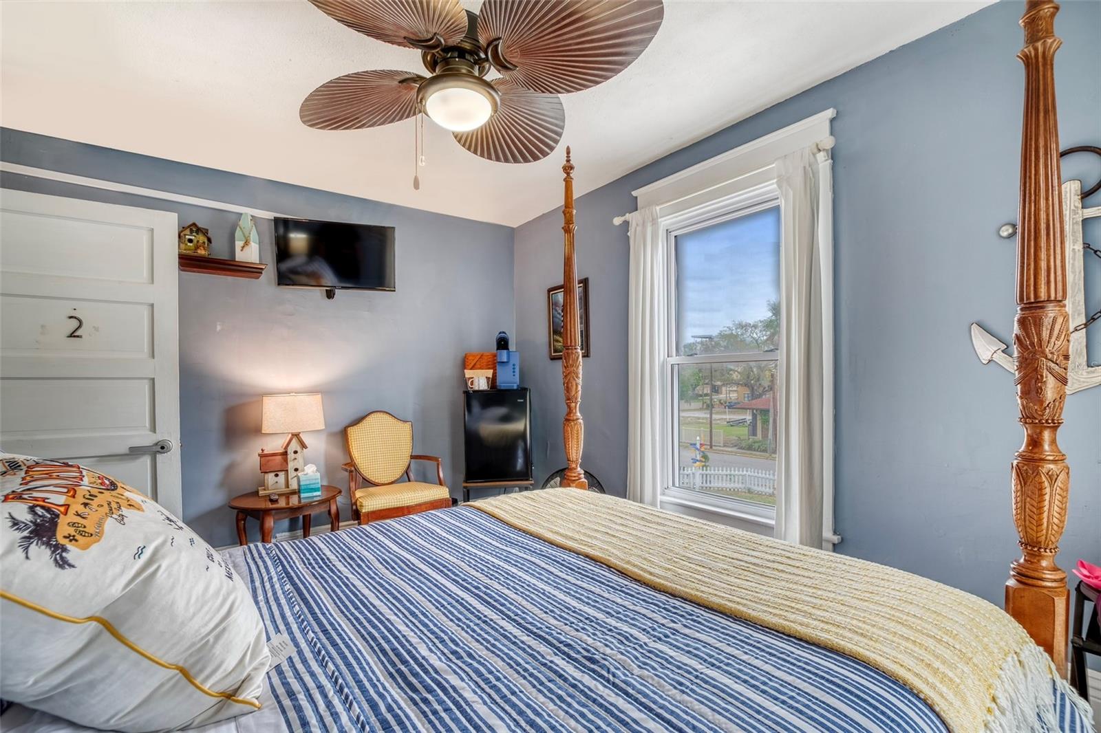 Image 23 of 91 For 304 15th Street W