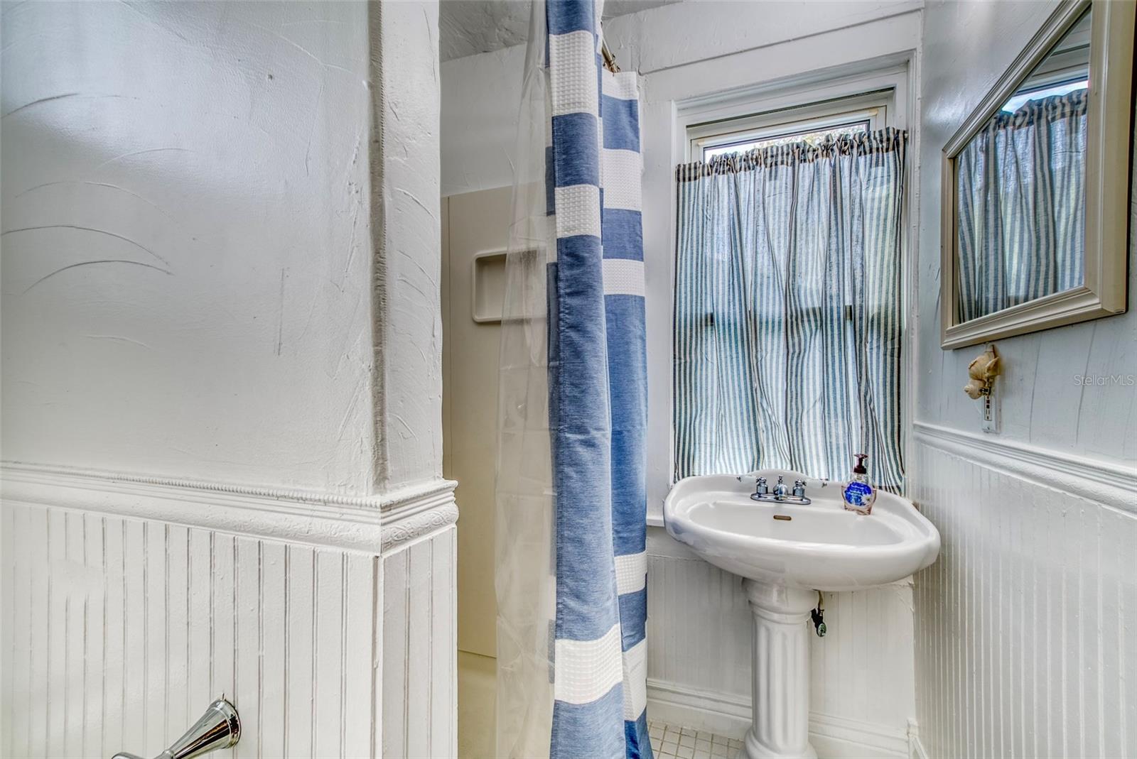 Image 54 of 91 For 304 15th Street W