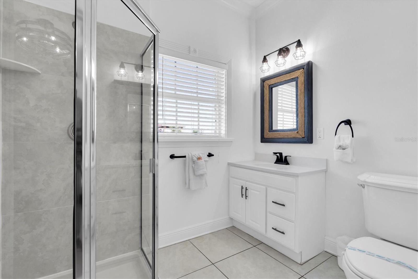 Image 25 of 71 For 4006 5th Avenue