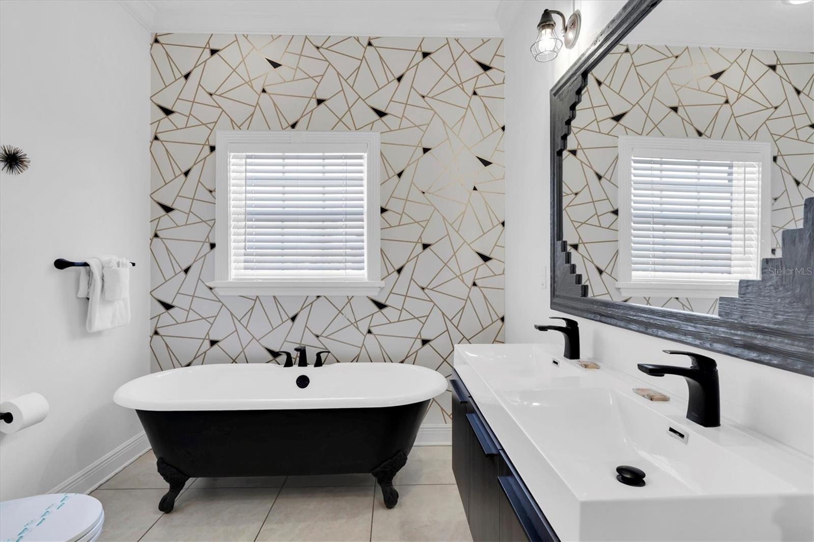 Image 28 of 71 For 4006 5th Avenue