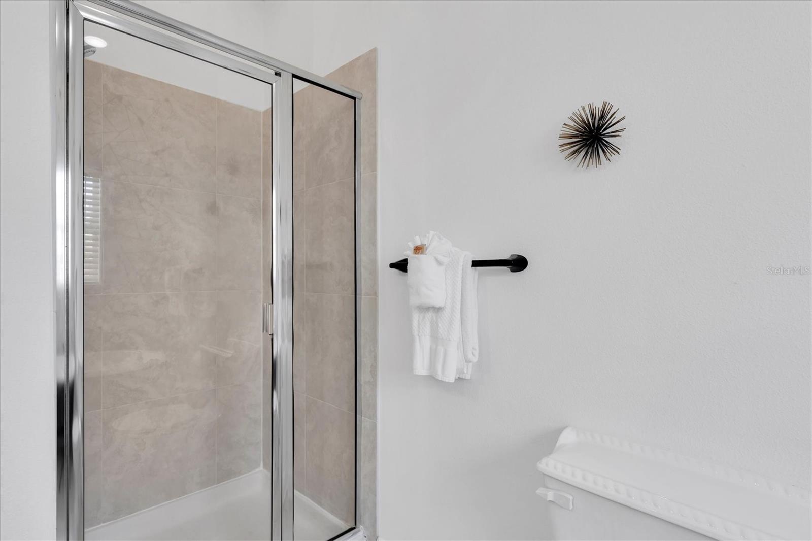 Image 33 of 71 For 4006 5th Avenue