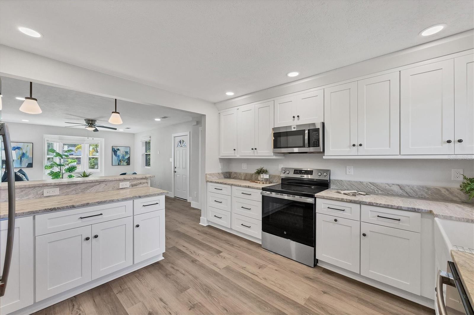 Image 10 of 56 For 4737 Del Rio Way S