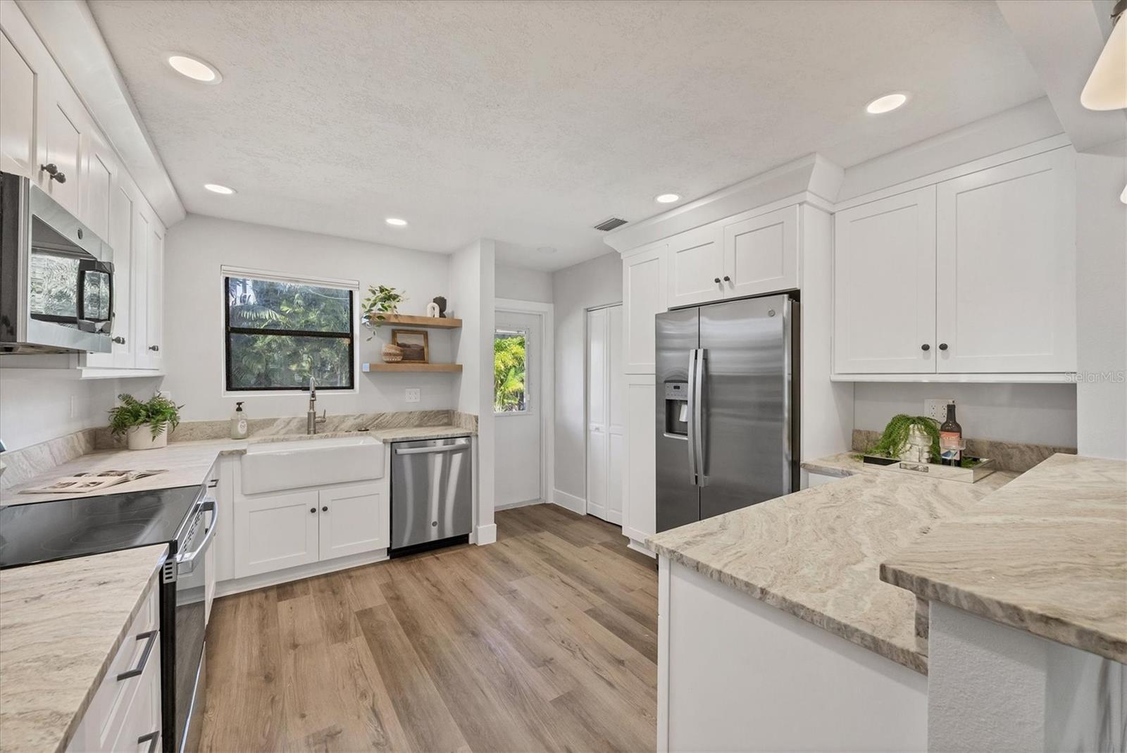 Image 11 of 56 For 4737 Del Rio Way S