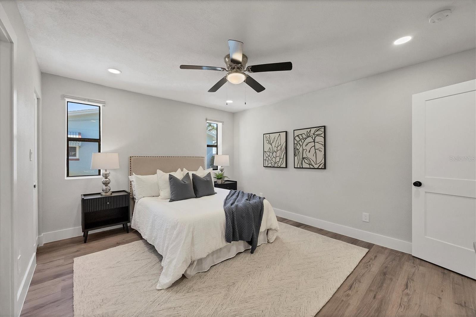 Image 18 of 56 For 4737 Del Rio Way S