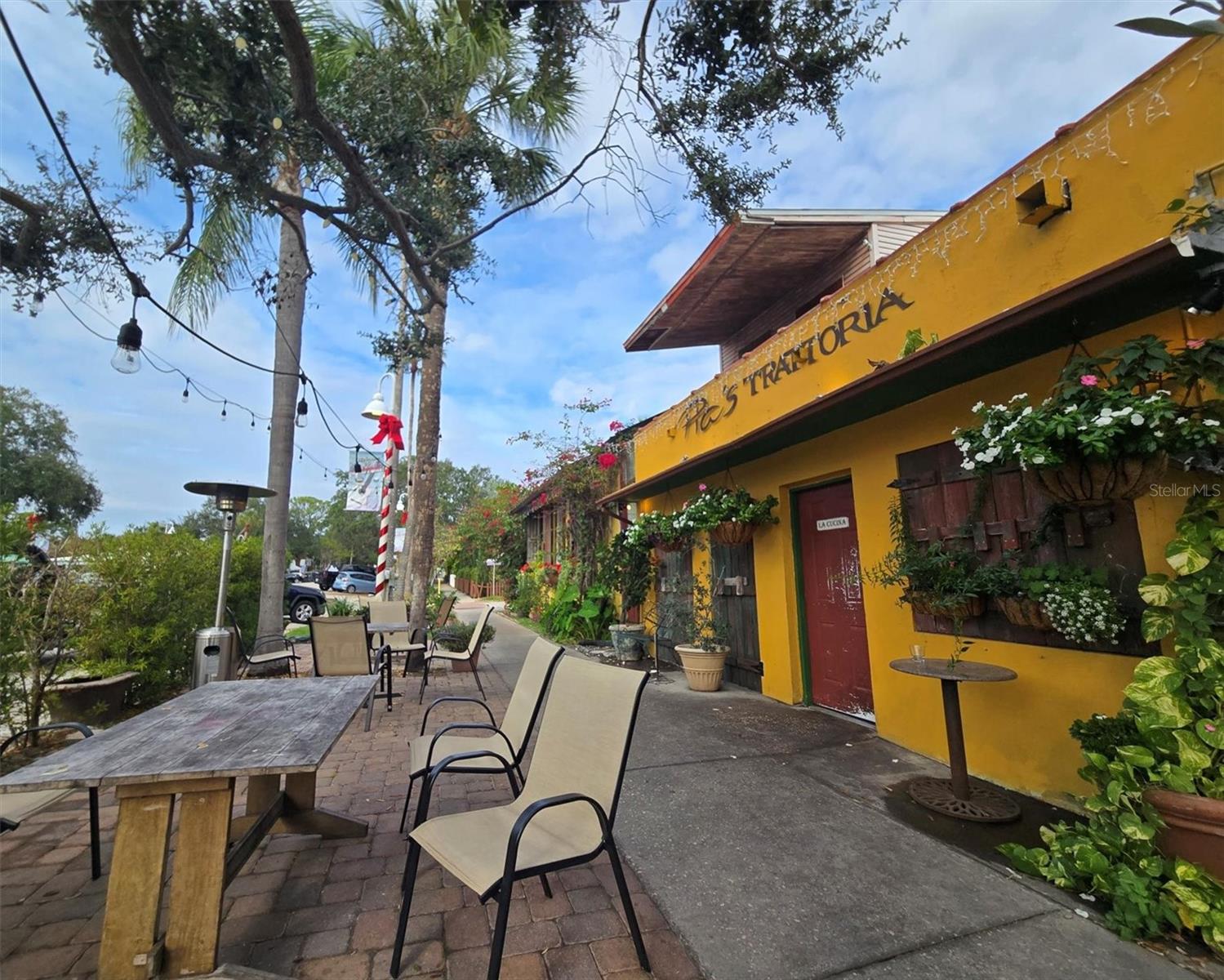 Image 42 of 56 For 4737 Del Rio Way S