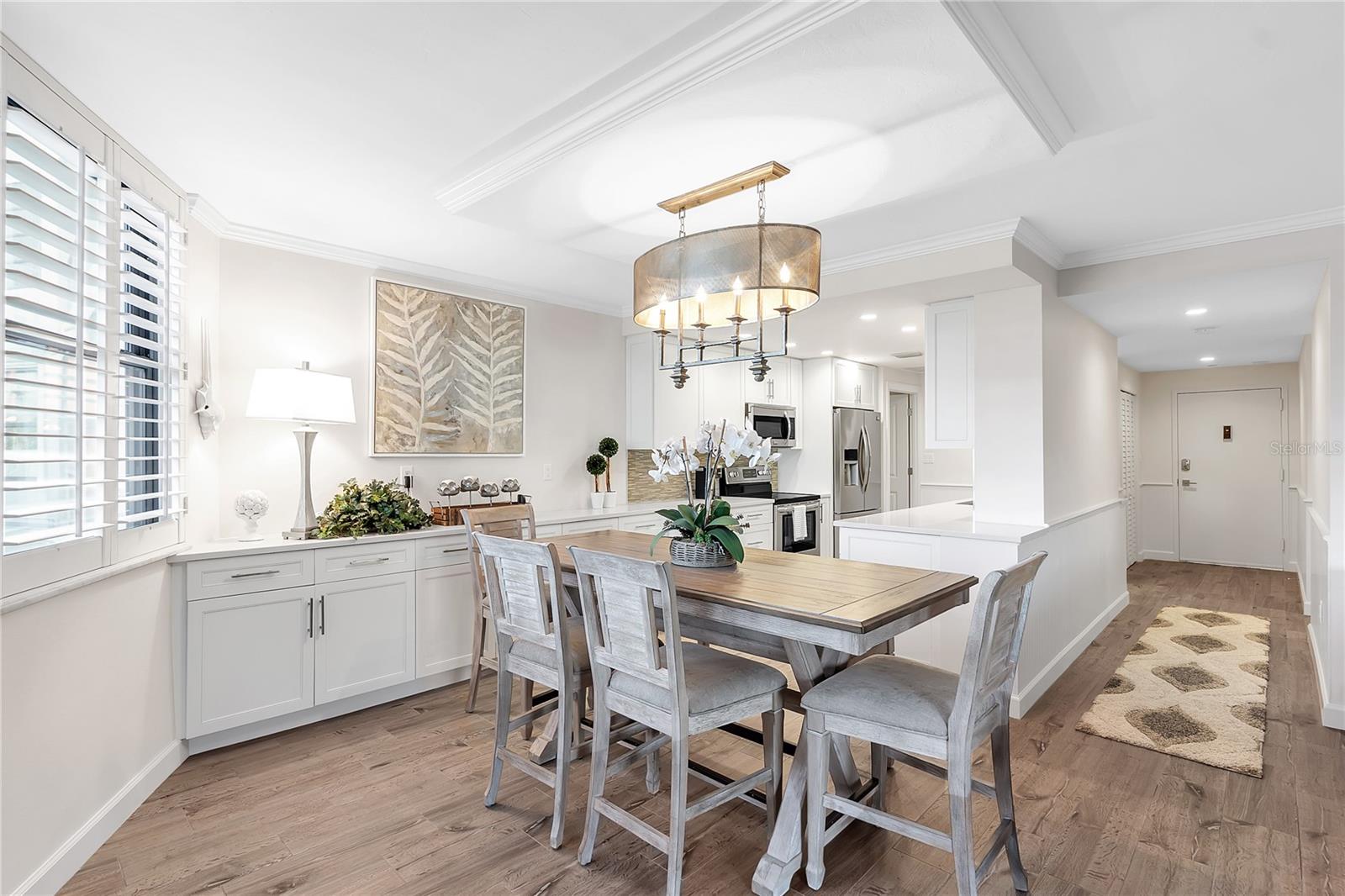 Image 17 of 66 For 1000 Longboat Club Road 204