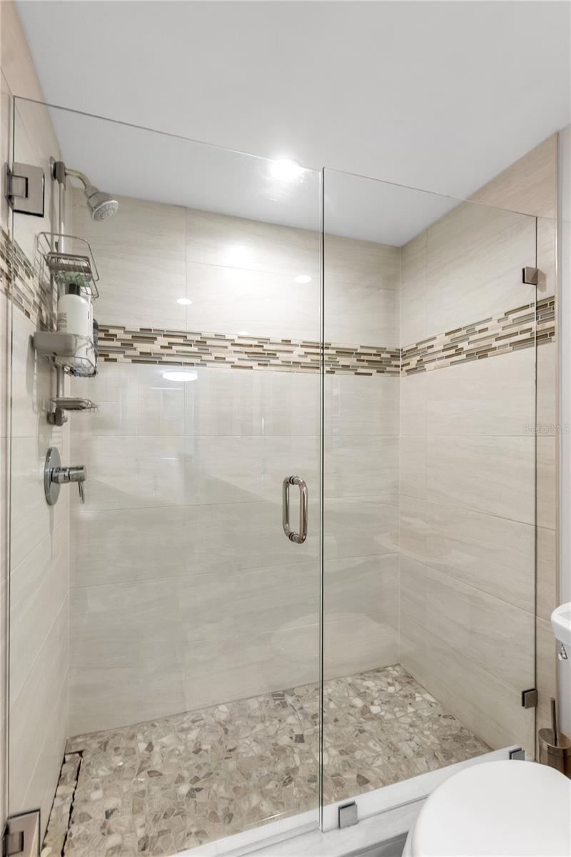 Image 31 of 66 For 1000 Longboat Club Road 204