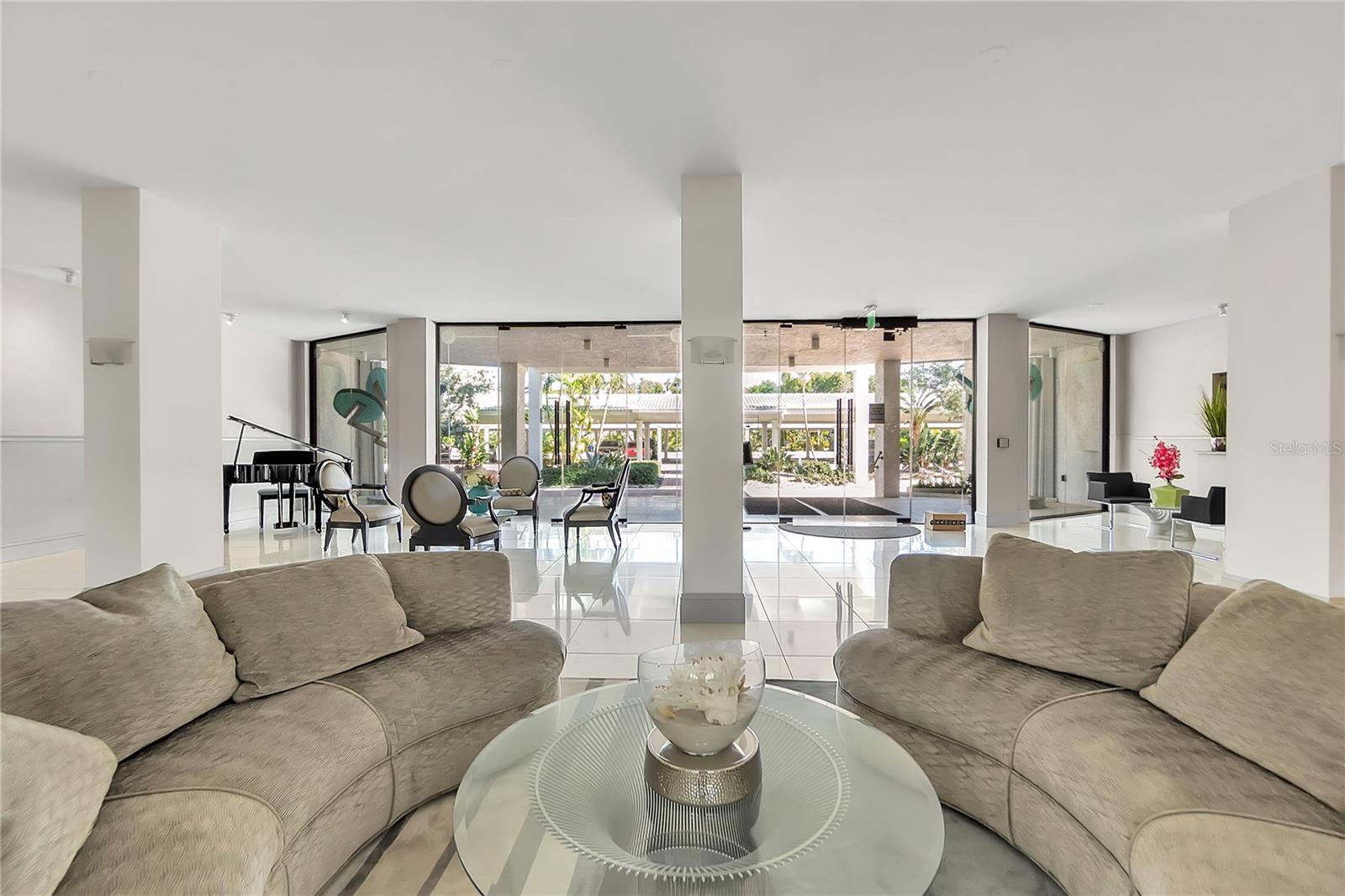 Image 43 of 66 For 1000 Longboat Club Road 204