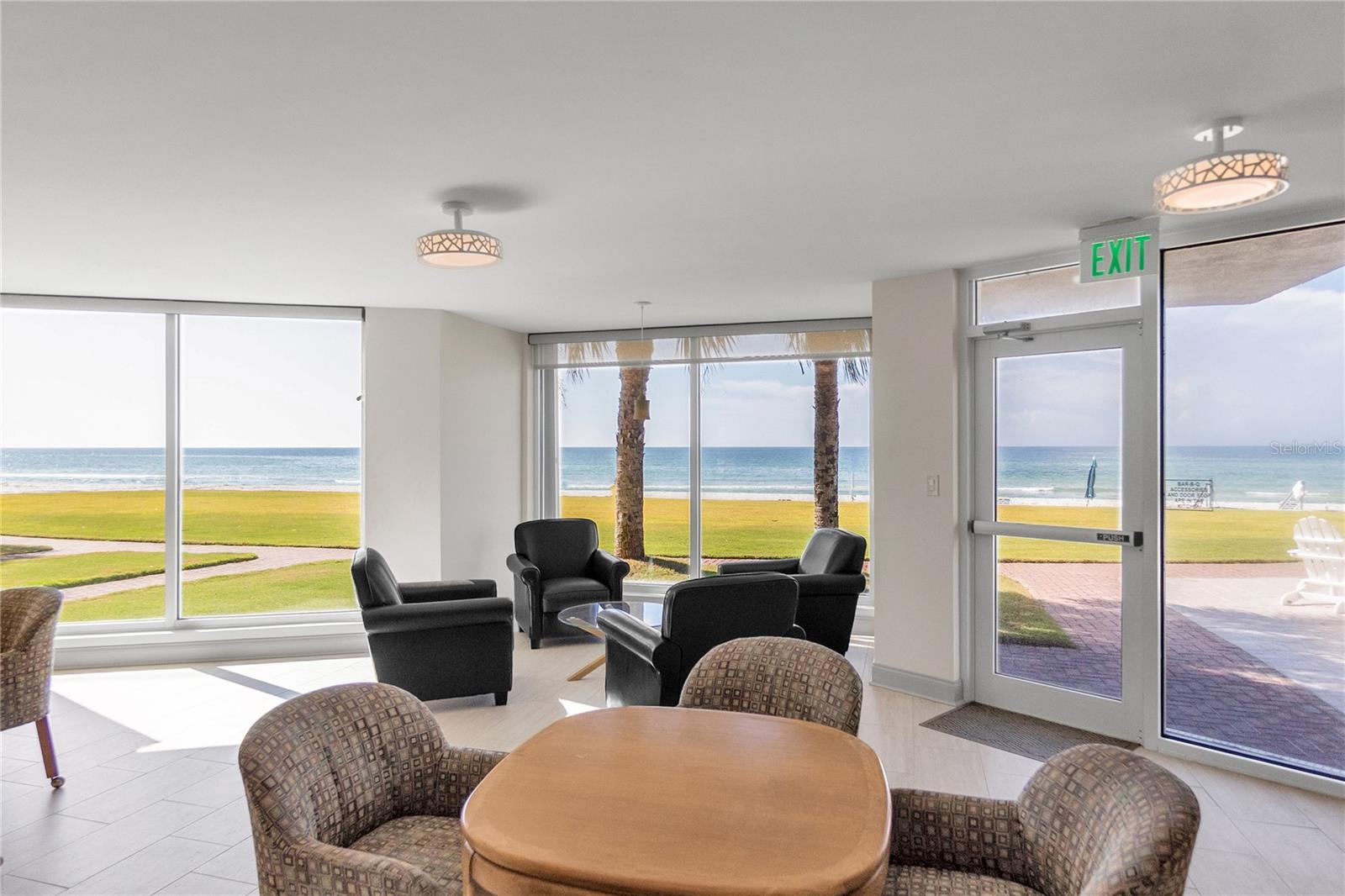 Image 47 of 66 For 1000 Longboat Club Road 204