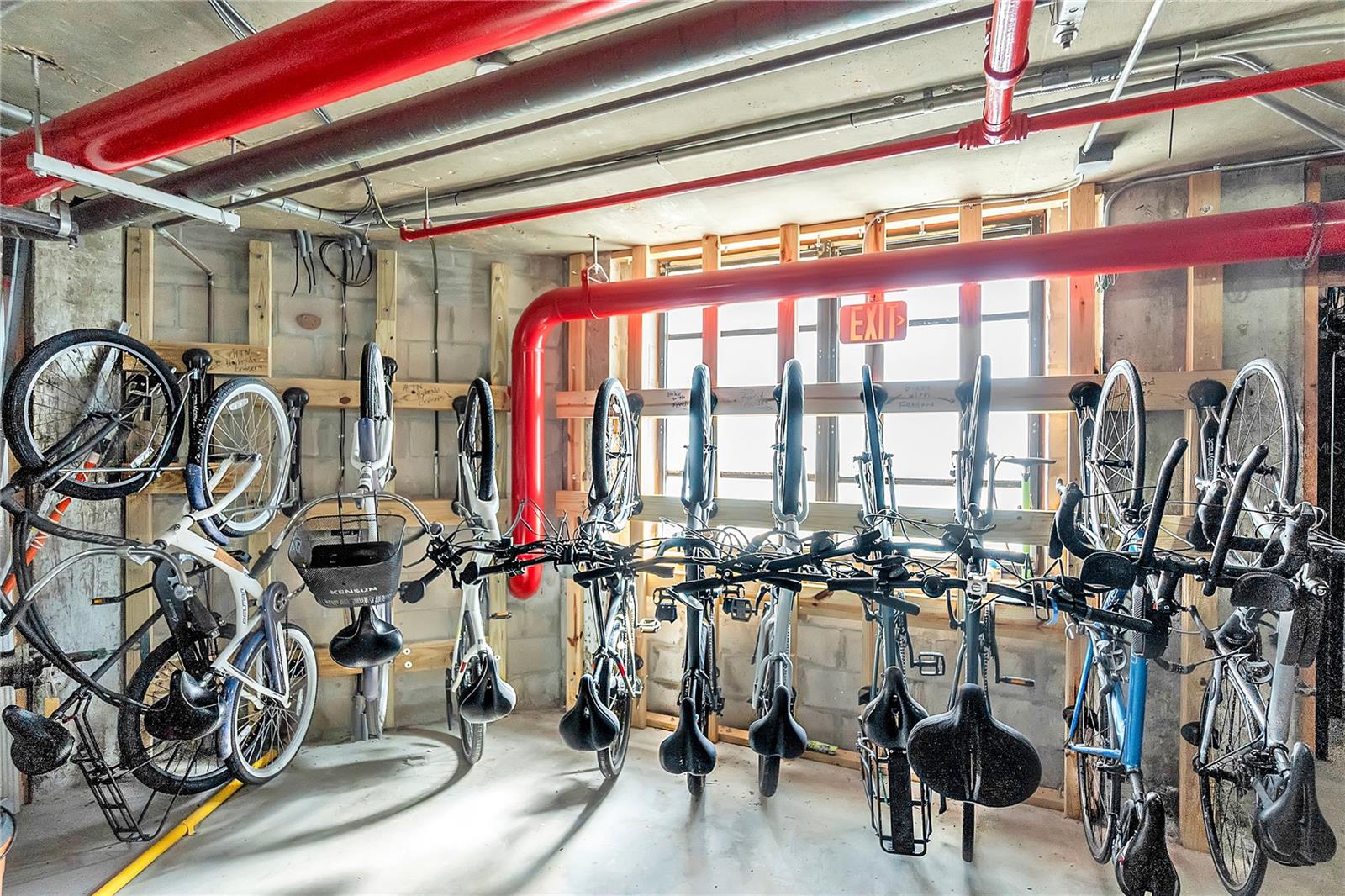 Image 50 of 66 For 1000 Longboat Club Road 204