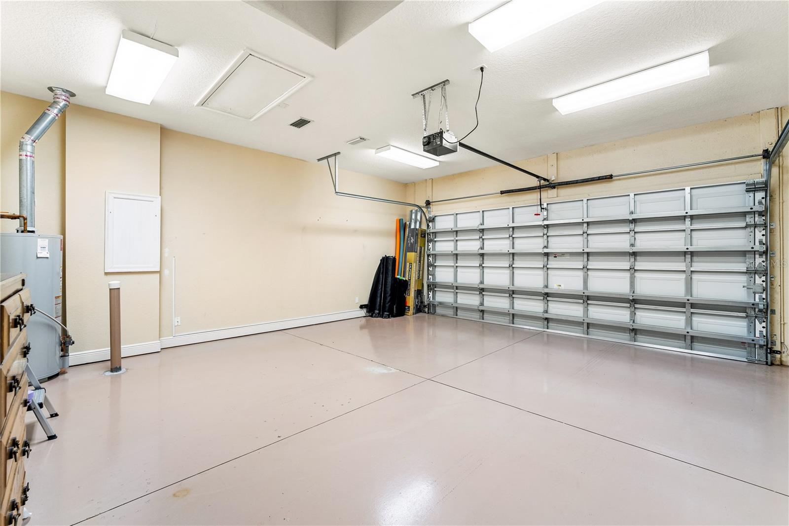 Image 32 of 44 For 1308 Thornapple Drive