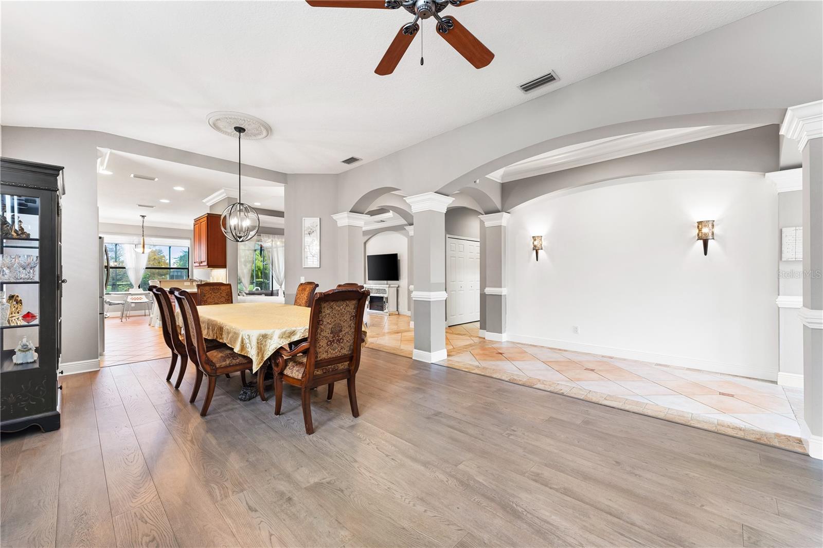 Image 7 of 44 For 1308 Thornapple Drive