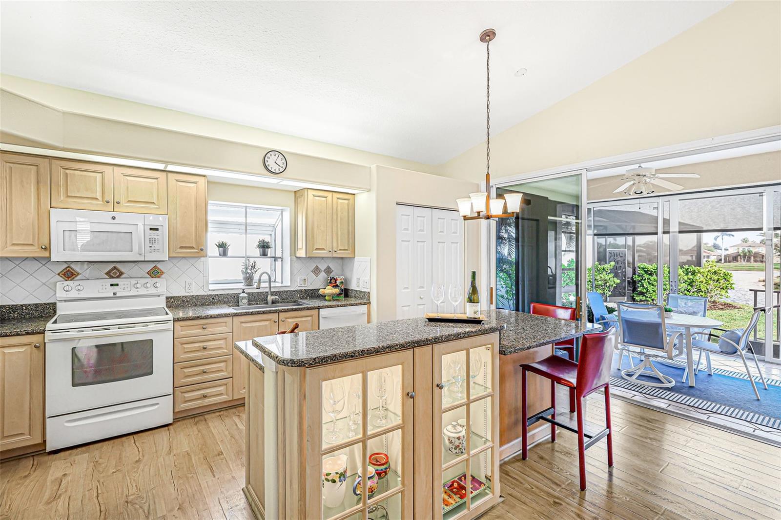 Image 12 of 77 For 11371 Perico Isle Circle