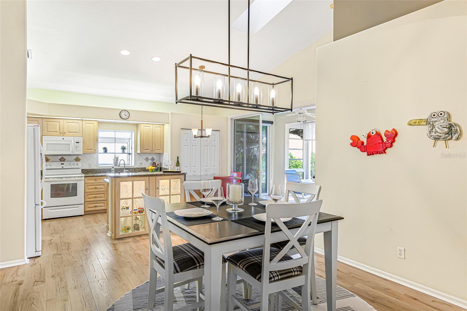 Image 17 of 77 For 11371 Perico Isle Circle