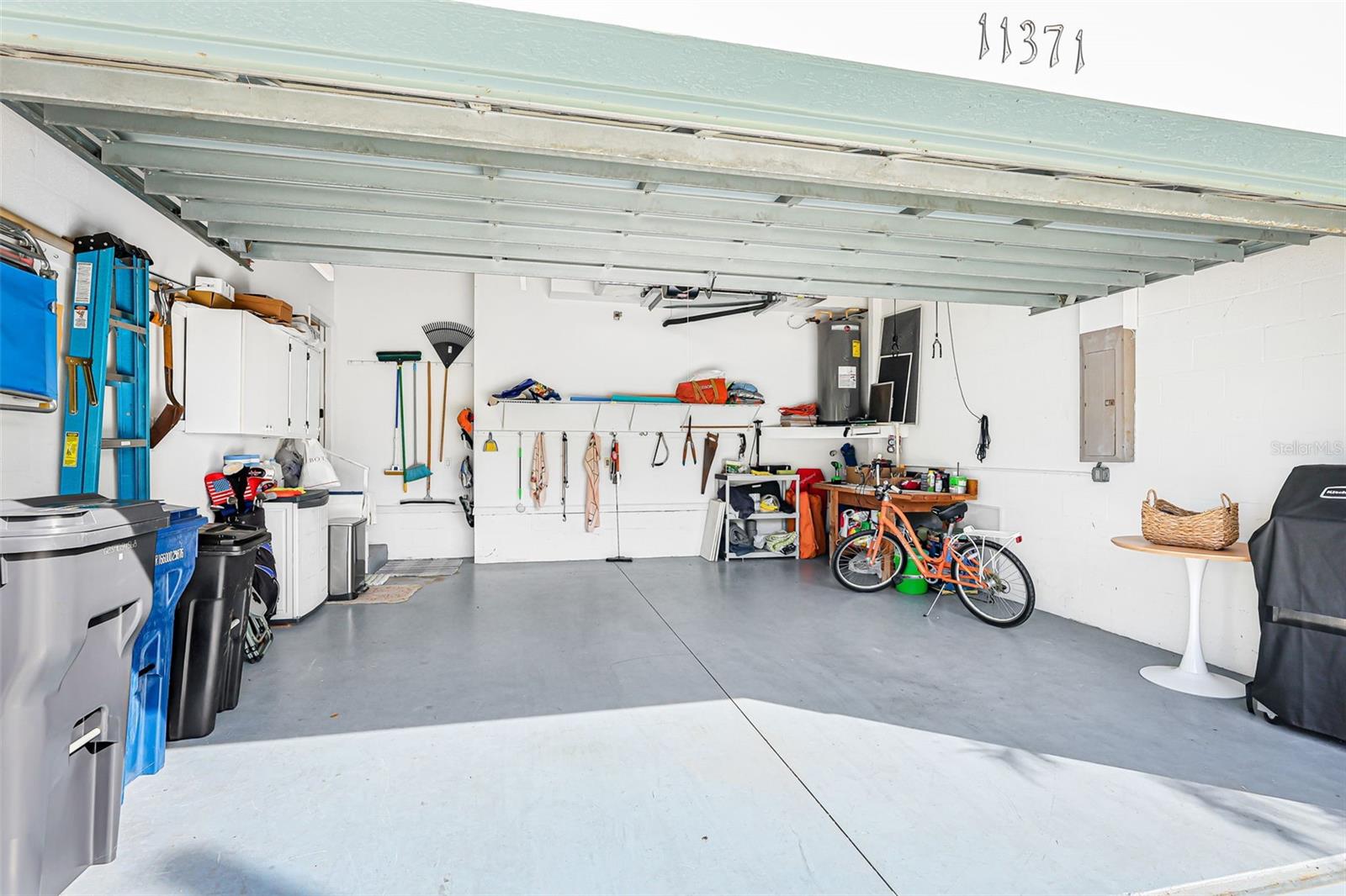 Image 38 of 77 For 11371 Perico Isle Circle